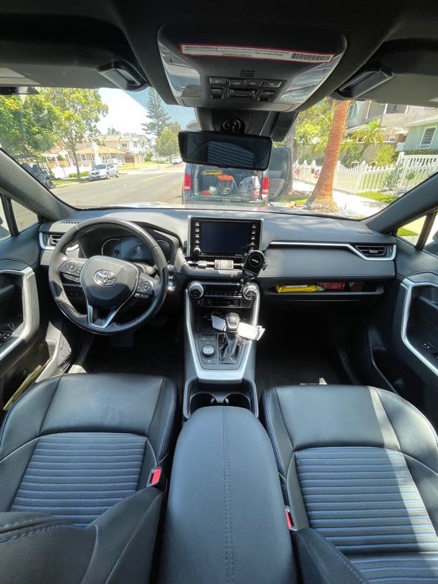 Clean SUV interior after mobile detailing in Encinitas