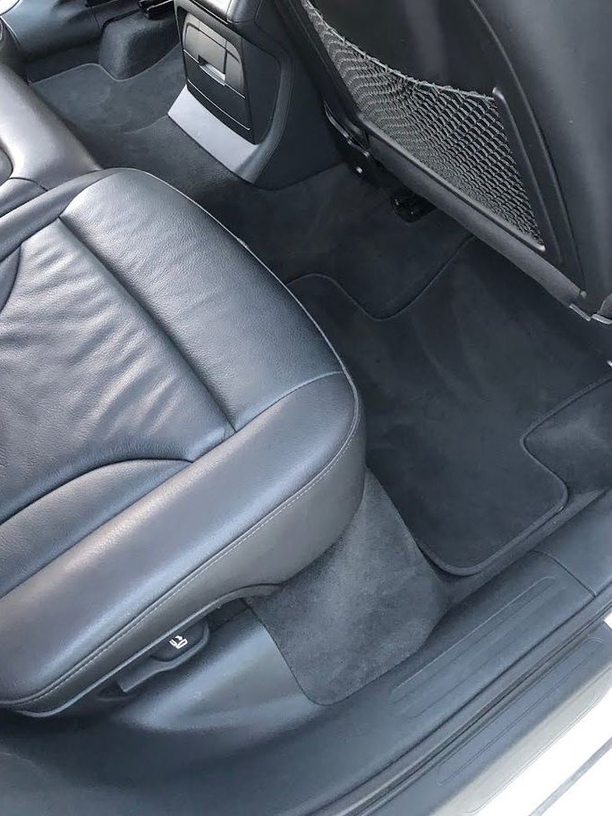 Audi Q5 cargo area spotless after pet hair removal and interior detail