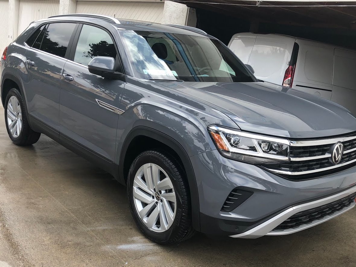 VW Atlas Cross Sport gleaming after a mobile wash and detail